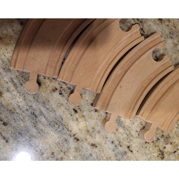4 PIECE REVERSIBLE CURVE TRACK BRIO THOMAS COMPATIBLE WOODEN RAILWAY 4" Curve - Picture 3 of 5